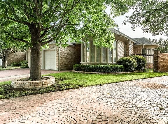 13136273_1