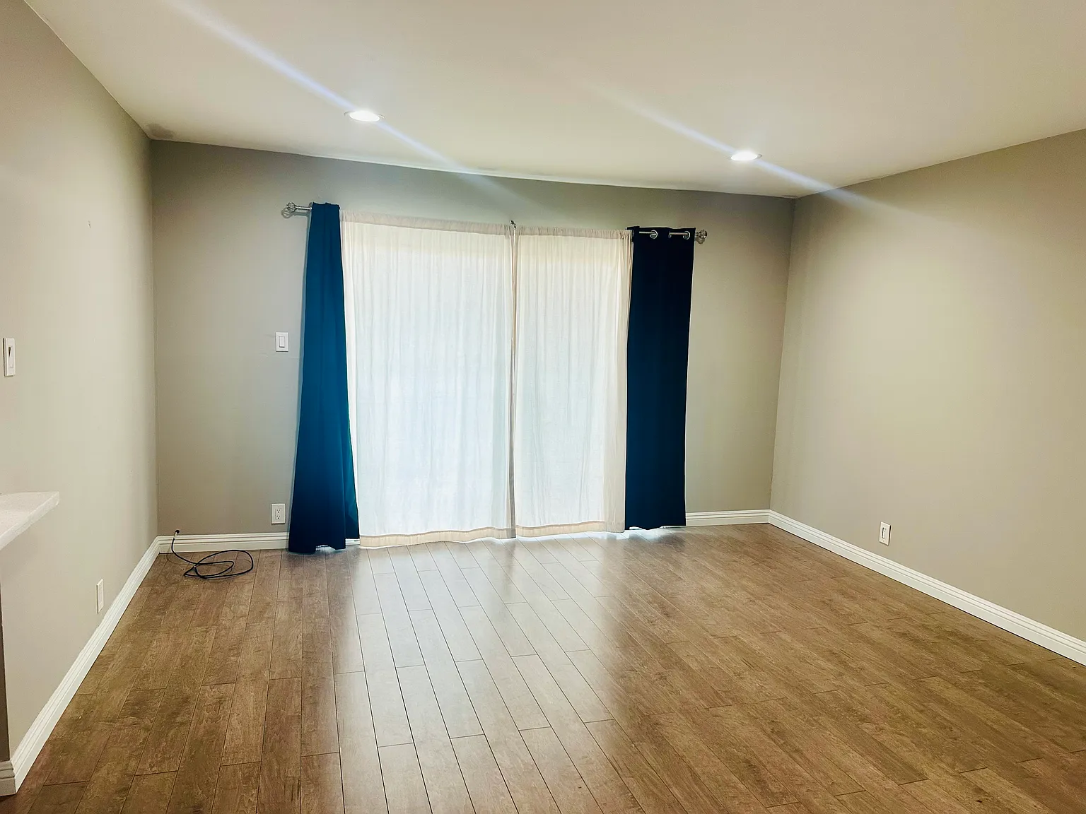 1 bed, 677 sqft, $2,100 — Photo 4