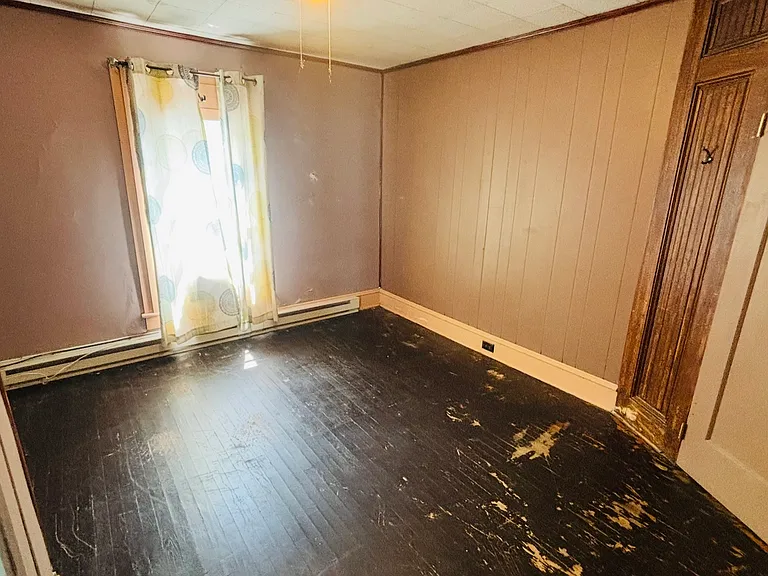 220 E Main St — Photo 9