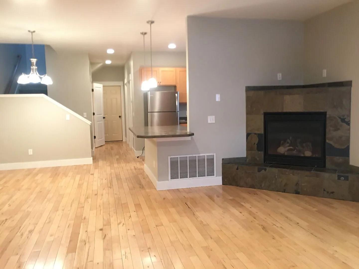 374 Kimball B — Photo 1