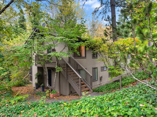 7556 SW Barnes Rd Unit A, Portland, OR 97225