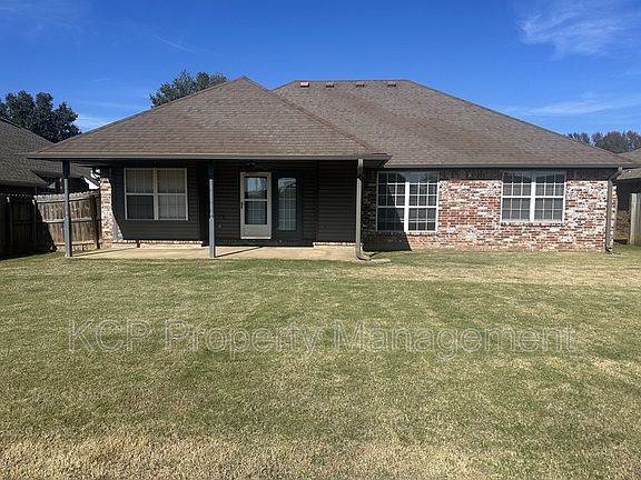 2nd image of 1921 Ingalls Ln