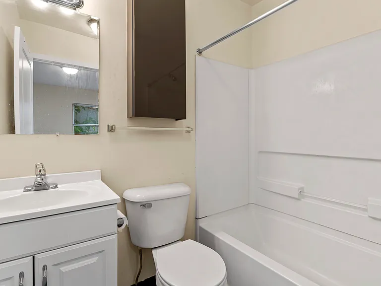 1643 Fitzwater St #A — Photo 10