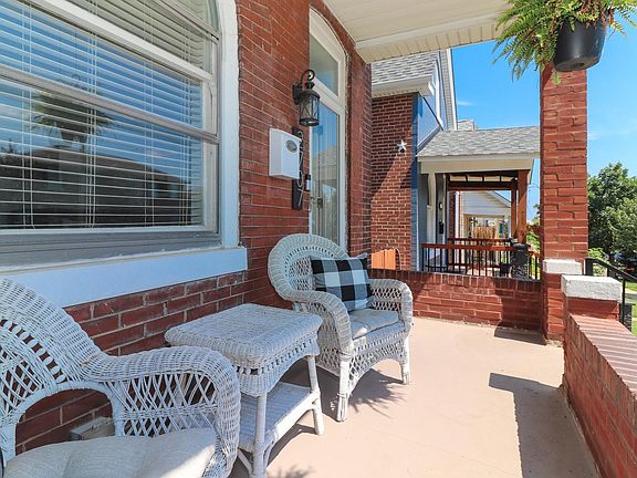 3rd image of 2707 January Ave