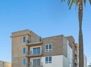 1717 Winona Blvd #401, Los Angeles, CA 90027