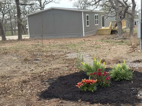 195 Tuck St #B, Cedar Creek, TX 78612