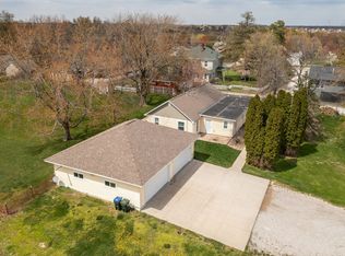 3257 Rohret Rd, Iowa City, IA 52246