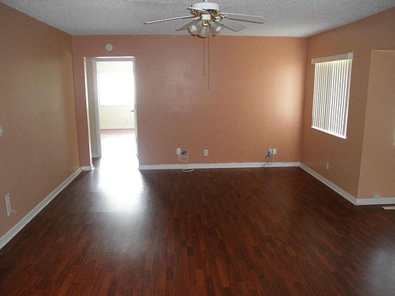3rd image of 4821 Sable Pine Cir APT B2