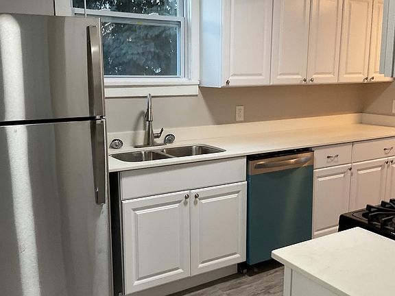 2nd image of 1134 W 11th St