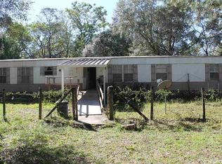130 Oakwood Village Ln, Hawthorne, FL 32640
