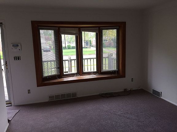 2nd image of 32656 Avondale St