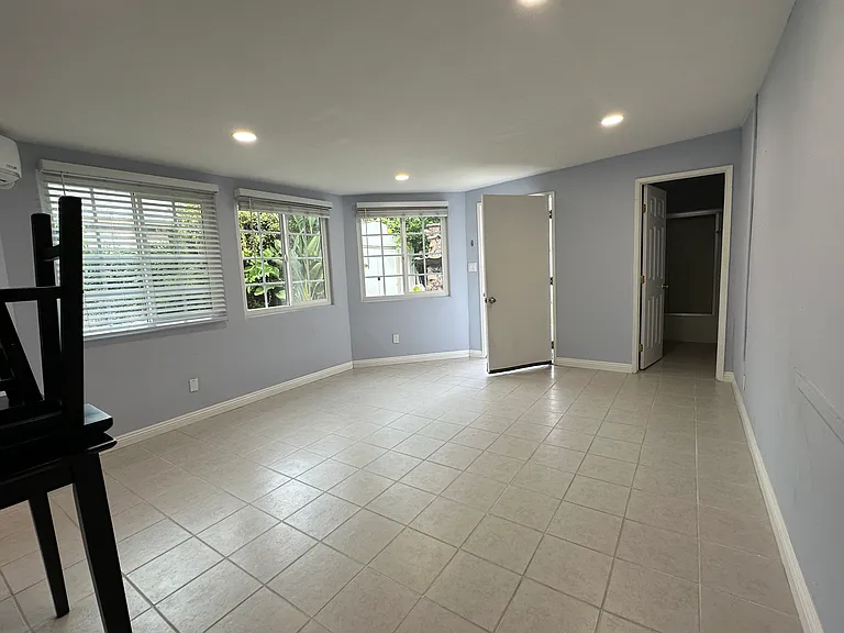 Noel Dr — Photo 8