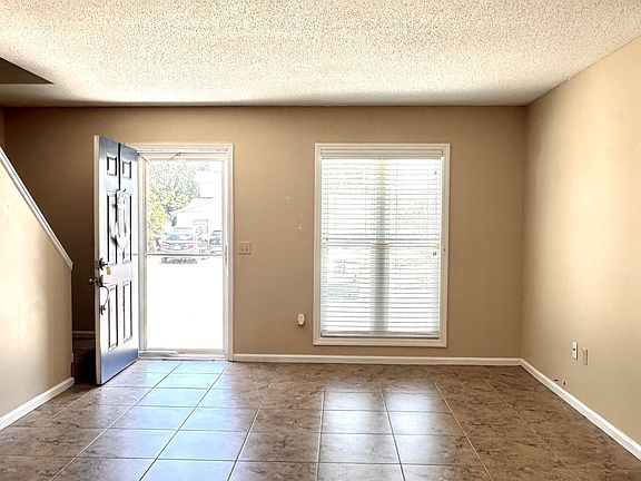 5th image of 835A Ellen St
