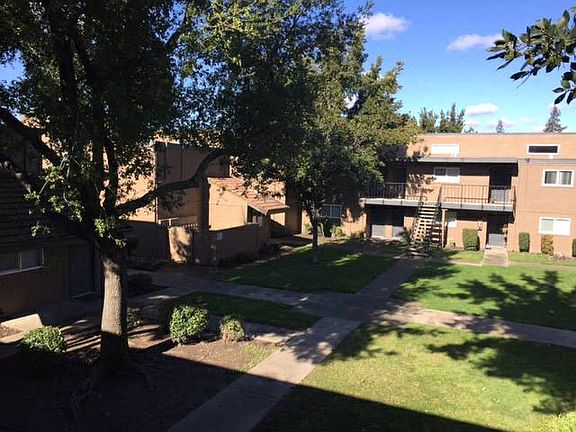 2nd image of 1011 Rosemarie Ln APT 19
