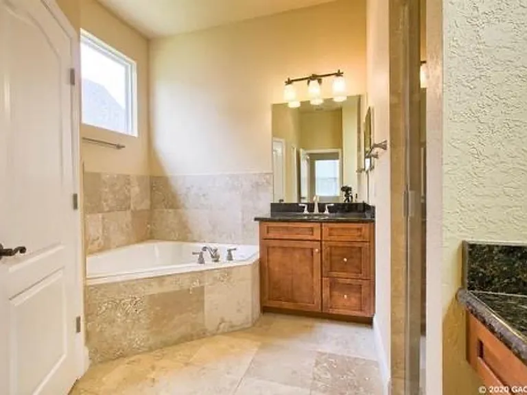 8933 SW 74th Ave — Photo 13