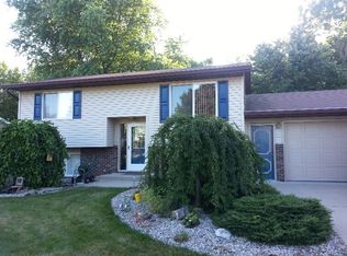 4688 Myra Lee Dr, Auburn, MI