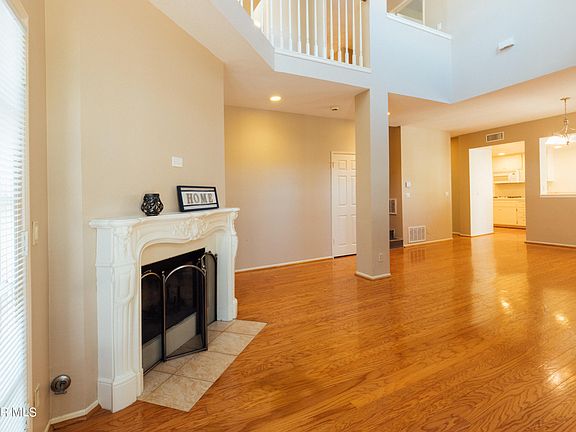 5th image of 842 Sunstone St
