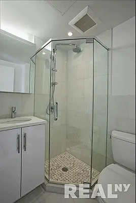 Rented by REAL New York | media 14