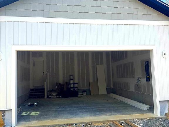 2nd image of 209 Federalist Way