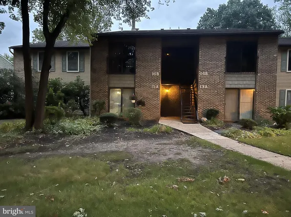 16 W Bluebell B Ln, Mount Laurel, NJ 08054