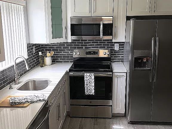 5th image of 15108 Ashland Dr #204