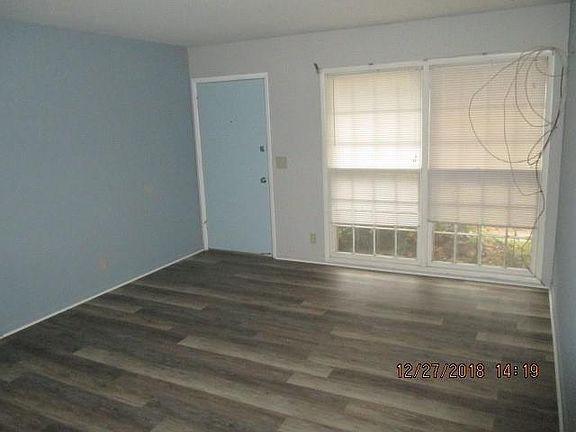 2nd image of 207 Shangri La Ave