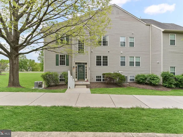 493 Stoneglen St, Collegeville, PA 19426