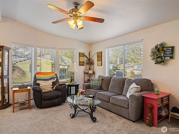 4th image of 12511 112th Avenue E #41