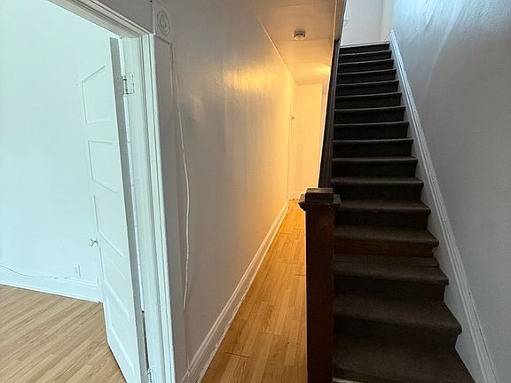 5th image of 2-89 Charlotte St #91