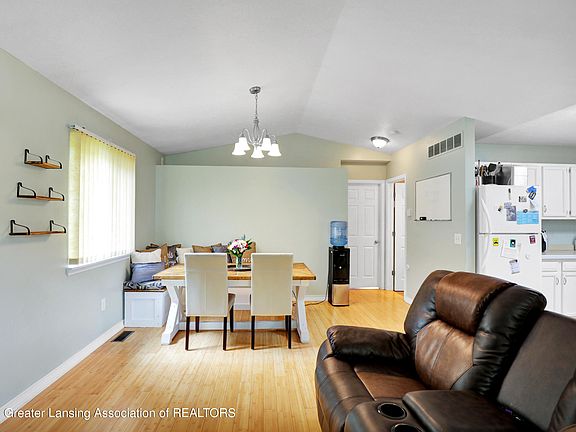 3rd image of 4306 Glenburne Blvd