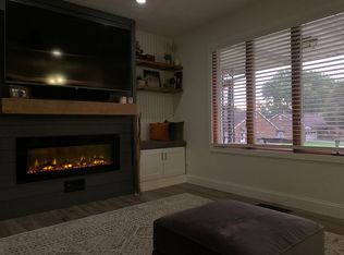 2937 Archer Ln, Springfield, OH 45503