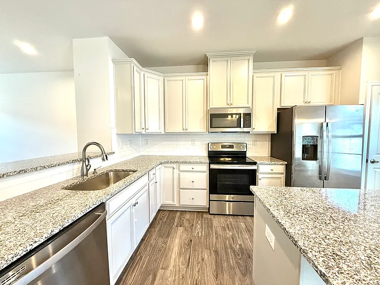 5044 Patton Dr — Photo 5