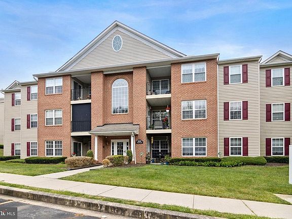 2nd image of 3830 Normandy Dr APT 2B