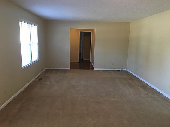 5th image of 310 Esplanade Dr