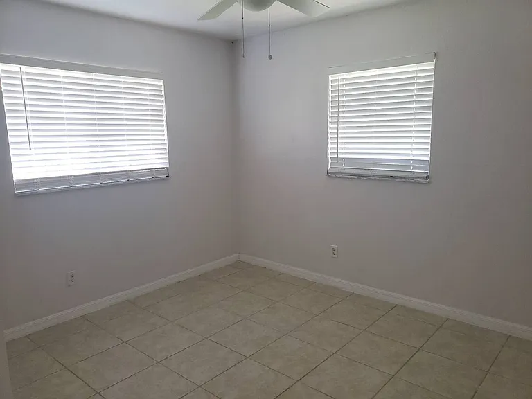 1306 Hibiscus Dr — Photo 10