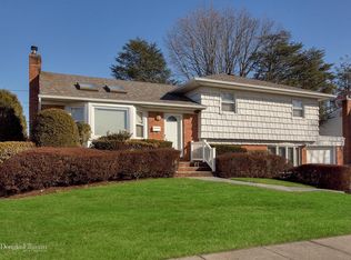 57 Mitchell Ave, Plainview, NY 11803