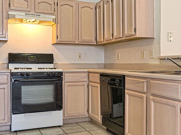 3rd image of 3713 Fiddlewood Cir