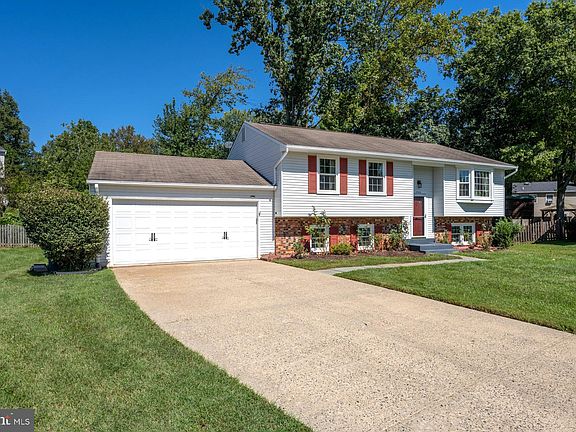 4th image of 3300 Crest Haven Ct