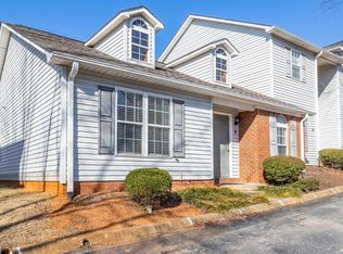 9 Huntress Dr, Greer, SC 29651