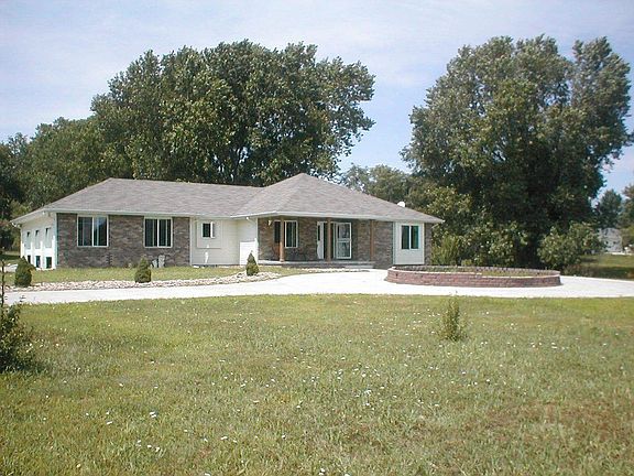 Front view/ circle driveway