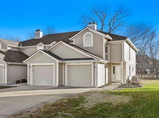 5640 NW Plantation Dr, Lees Summit, MO 64064