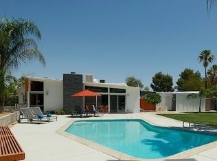 320 E Desert Holly Cir, Palm Springs, CA 92262