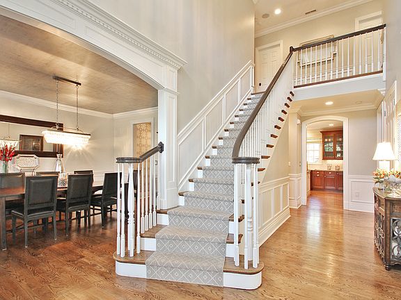 2nd image of 926 Linden Lane