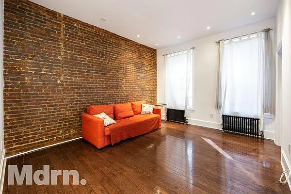 Rented by Mdrn Residential | media 6