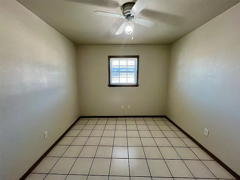 1042 W Village Ct #D — Photo 24