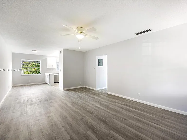 1825 Cleveland St #12 — Photo 7