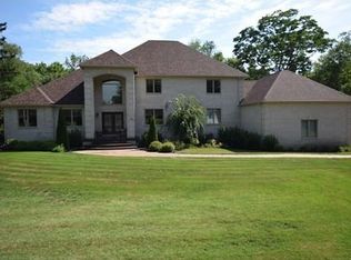 1256 Amostown Rd, West Springfield, MA 01089