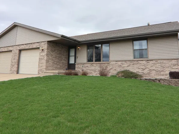 204 Winesap Ct, Janesville, WI 53548
