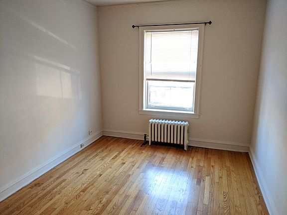 5th image of 828 Elmwood Ave APT 1S