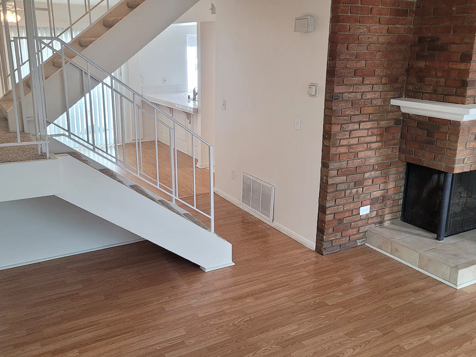 3 bed, 2.5 bath, 1344 sqft, $5,495 — Photo 4